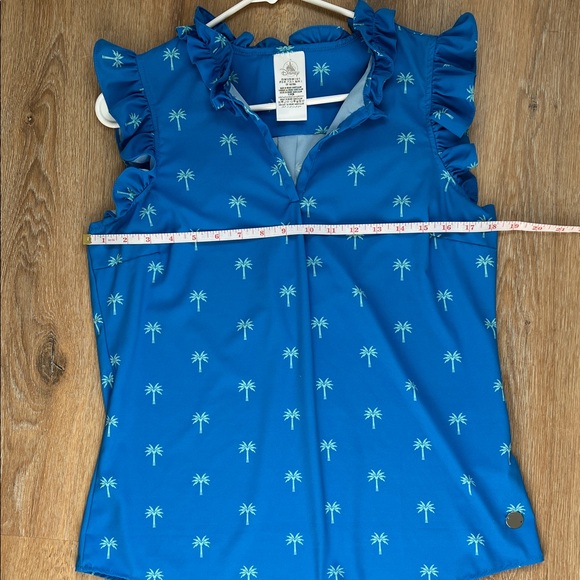 Disney ⭐️ Vacation Club Member Blue Palm Tree Ruffle Blouse Size S - Picture 13 of 16